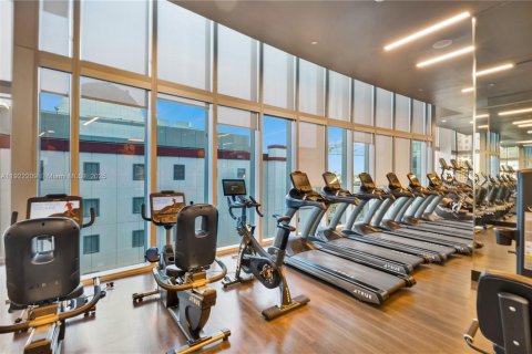 Condo in Miami, Florida, 3 bedrooms № 1976130 - photo 30