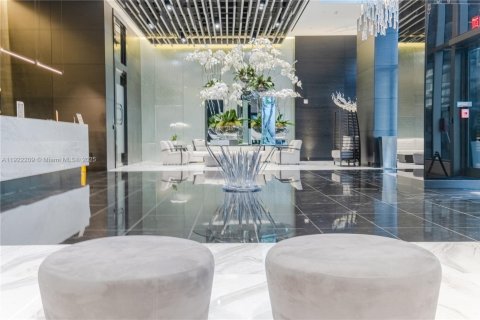 Condo in Miami, Florida, 3 bedrooms № 1976130 - photo 26