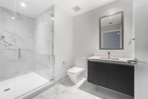 Condo in Miami, Florida, 3 bedrooms № 1976130 - photo 22