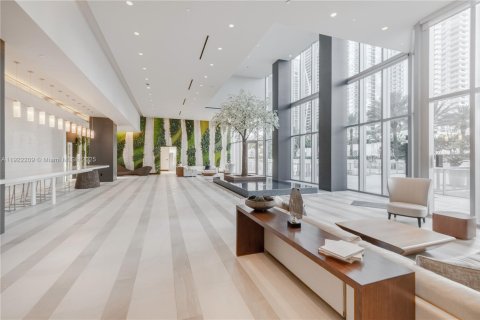 Condo in Miami, Florida, 3 bedrooms № 1976130 - photo 27