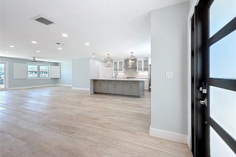 Casa en venta en Saint Pete Beach, Florida, 4 dormitorios, 173.45 m2 № 1204681 - foto 11