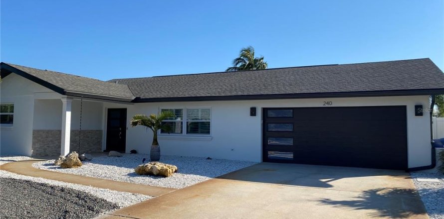 Casa en Saint Pete Beach, Florida 4 dormitorios, 173.45 m2 № 1204681