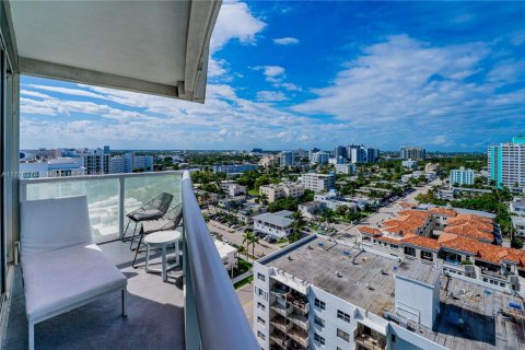 Condominio en venta en Fort Lauderdale, Florida, 2 dormitorios, 109.25 m2 № 1693435 - foto 24