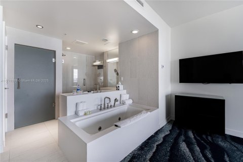 Condominio en venta en Fort Lauderdale, Florida, 2 dormitorios, 109.25 m2 № 1693435 - foto 23