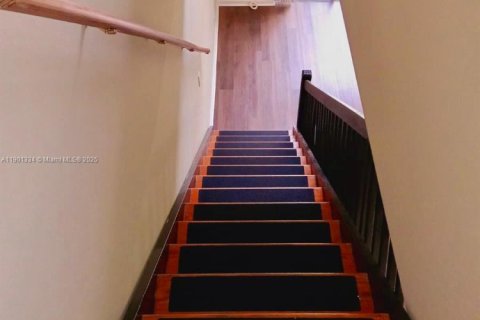 Condo in Hialeah, Florida, 1 bedroom  № 1951531 - photo 8