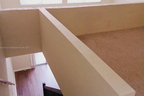 Condo in Hialeah, Florida, 1 bedroom  № 1951531 - photo 12