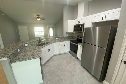 House in Summerfield, Florida 3 bedrooms, 140.38 sq.m. № 1765298 - photo 5