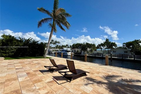 House in Fort Lauderdale, Florida 4 bedrooms, 326.64 sq.m. № 1945657 - photo 7