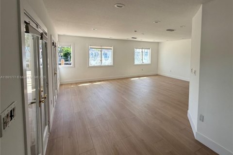 House in Fort Lauderdale, Florida 4 bedrooms, 326.64 sq.m. № 1945657 - photo 19