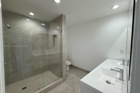 House in Fort Lauderdale, Florida 4 bedrooms, 326.64 sq.m. № 1945657 - photo 29