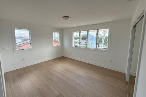 House in Fort Lauderdale, Florida 4 bedrooms, 326.64 sq.m. № 1945657 - photo 24