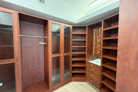 House in Fort Lauderdale, Florida 4 bedrooms, 326.64 sq.m. № 1945657 - photo 23