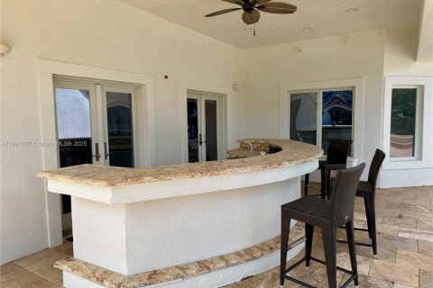 House in Fort Lauderdale, Florida 4 bedrooms, 326.64 sq.m. № 1945657 - photo 9