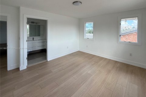 House in Fort Lauderdale, Florida 4 bedrooms, 326.64 sq.m. № 1945657 - photo 25