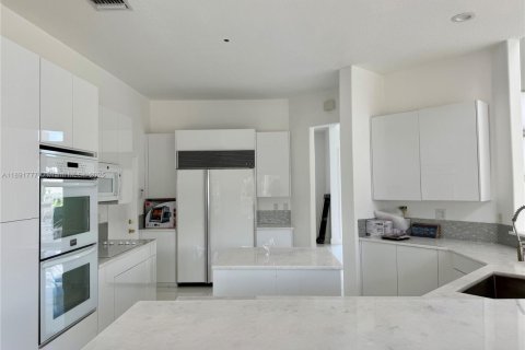 House in Fort Lauderdale, Florida 4 bedrooms, 326.64 sq.m. № 1945657 - photo 16