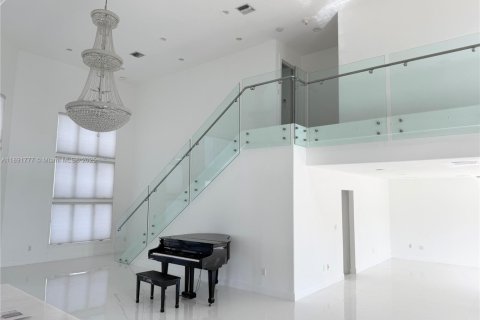 House in Fort Lauderdale, Florida 4 bedrooms, 326.64 sq.m. № 1945657 - photo 13
