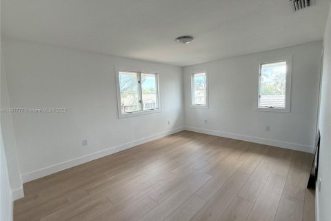 House in Fort Lauderdale, Florida 4 bedrooms, 326.64 sq.m. № 1945657 - photo 30