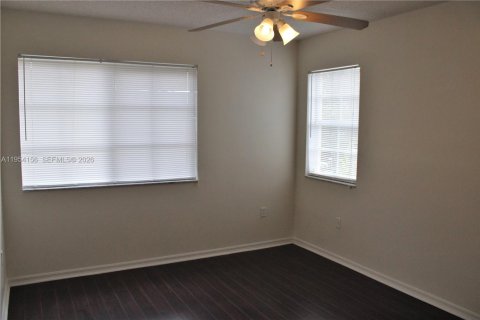 Condo in Miramar, Florida, 3 bedrooms № 2153713 - photo 9