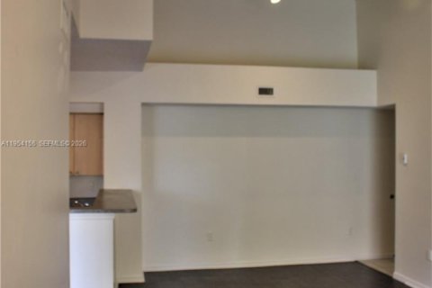 Condo in Miramar, Florida, 3 bedrooms № 2153713 - photo 2