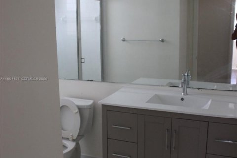 Condo in Miramar, Florida, 3 bedrooms № 2153713 - photo 15