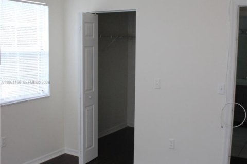 Condo in Miramar, Florida, 3 bedrooms № 2153713 - photo 8