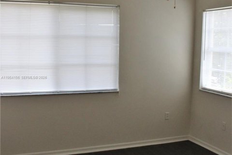 Condo in Miramar, Florida, 3 bedrooms № 2153713 - photo 7