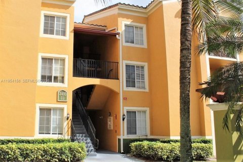 Condominio en Miramar, Florida, 3 dormitorios  № 2153713