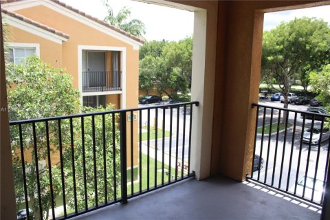 Condo in Miramar, Florida, 3 bedrooms № 2153713 - photo 19