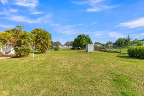 Casa en venta en Miami, Florida, 4 dormitorios, 107.02 m2 № 1726982 - foto 20
