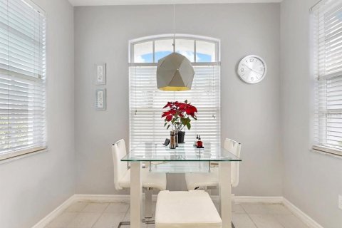 Купить виллу или дом в Киссимми, Флорида 4 комнаты, 142.88м2, № 2285534 - фото 7
