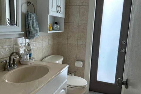 Villa ou maison à vendre à Plantation, Floride: 4 chambres, 176.51 m2 № 1967604 - photo 4