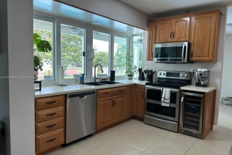 Villa ou maison à vendre à Plantation, Floride: 4 chambres, 176.51 m2 № 1967604 - photo 16