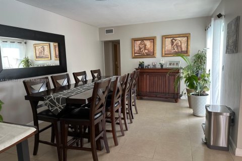 Villa ou maison à vendre à Plantation, Floride: 4 chambres, 176.51 m2 № 1967604 - photo 19