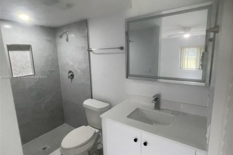 Купить кондоминиум в Маргит, Флорида 2 спальни, 94.67м2, № 1923942 - фото 5