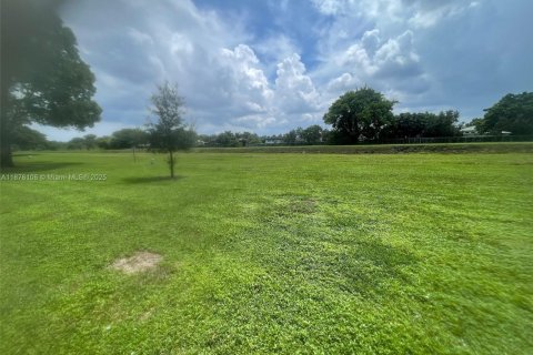 Купить кондоминиум в Маргит, Флорида 2 спальни, 94.67м2, № 1923942 - фото 12