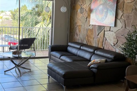 Copropriété à vendre à Miami, Floride: 2 chambres, 102.1 m2 № 1973989 - photo 2