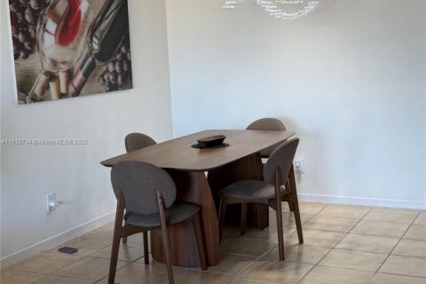 Copropriété à vendre à Miami, Floride: 2 chambres, 102.1 m2 № 1973989 - photo 3