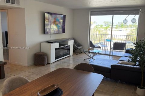 Copropriété à vendre à Miami, Floride: 2 chambres, 102.1 m2 № 1973989 - photo 9