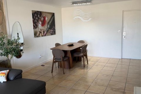 Copropriété à vendre à Miami, Floride: 2 chambres, 102.1 m2 № 1973989 - photo 6
