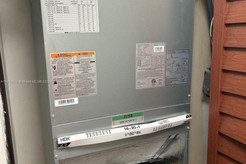 Copropriété à vendre à Miami, Floride: 2 chambres, 102.1 m2 № 1973989 - photo 22