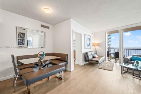 Copropriété à louer à Miami, Floride: 2 chambres, 97.36 m2 № 1708495 - photo 13