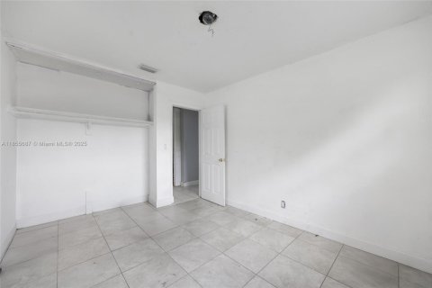 House in Lauderhill, Florida 3 bedrooms, 127.37 sq.m. № 1878518 - photo 16