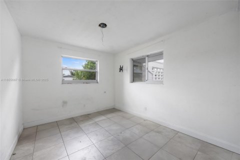 House in Lauderhill, Florida 3 bedrooms, 127.37 sq.m. № 1878518 - photo 14