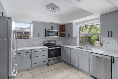 House in Lauderhill, Florida 3 bedrooms, 127.37 sq.m. № 1878518 - photo 9