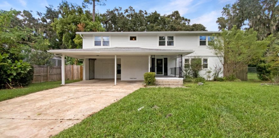 House in Jacksonville, Florida 5 bedrooms, 301 sq.m. № 773144