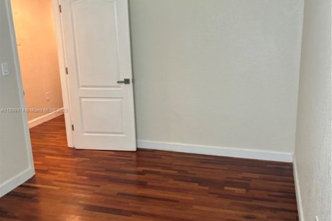 Condominio en alquiler en Miami, Florida, 3 dormitorios, 110.74 m2 № 1951926 - foto 20