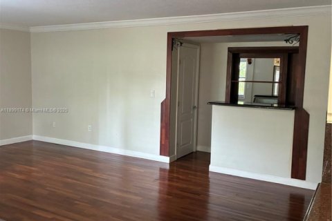 Condominio en alquiler en Miami, Florida, 3 dormitorios, 110.74 m2 № 1951926 - foto 10