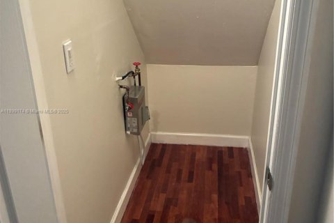 Condominio en alquiler en Miami, Florida, 3 dormitorios, 110.74 m2 № 1951926 - foto 13