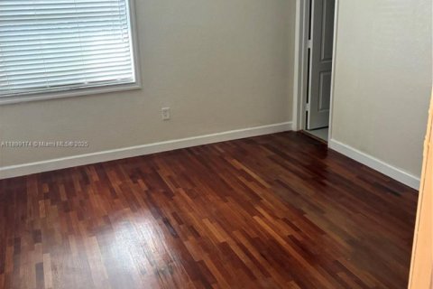 Condominio en alquiler en Miami, Florida, 3 dormitorios, 110.74 m2 № 1951926 - foto 14