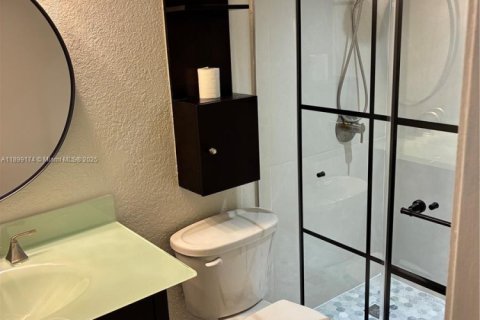 Condominio en alquiler en Miami, Florida, 3 dormitorios, 110.74 m2 № 1951926 - foto 18